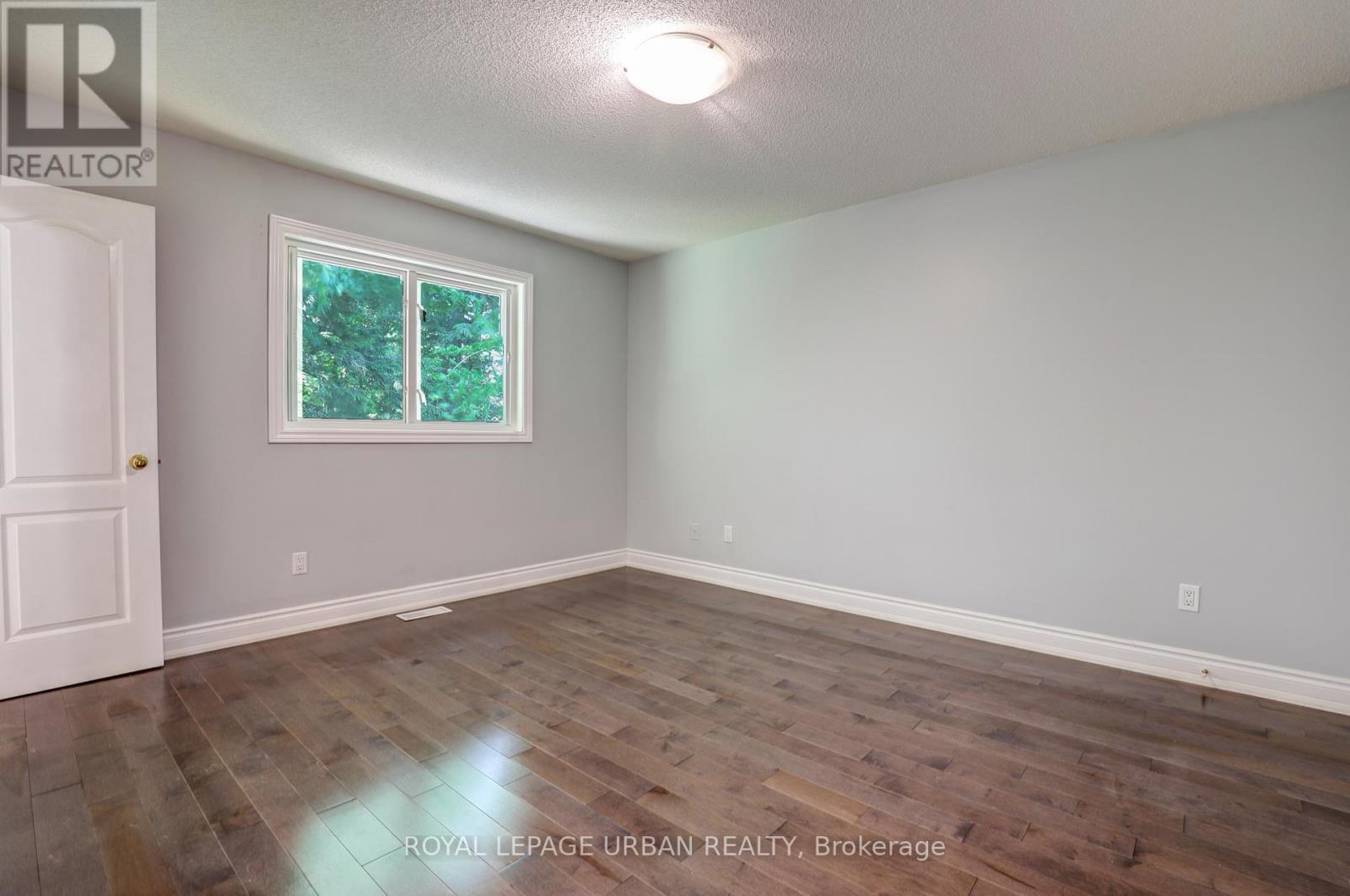 












1023 MOUNTCASTLE CRESCENT

,
Pickering,




Ontario
L1V5J1

