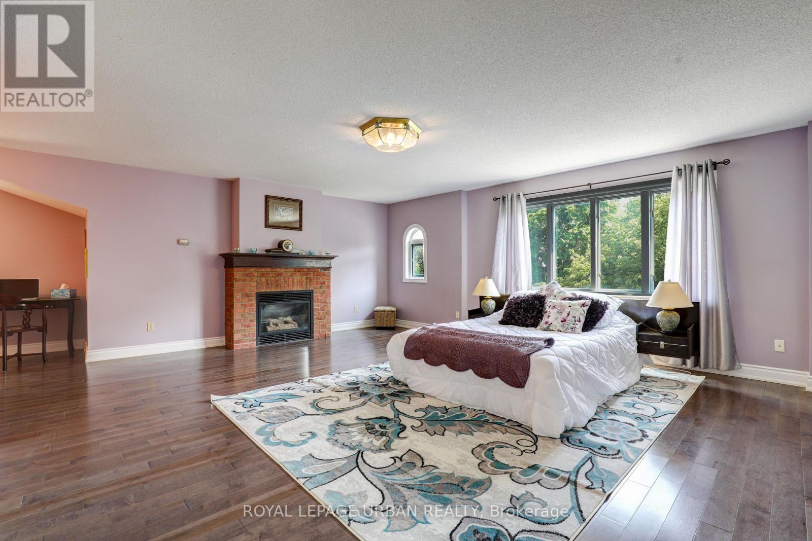 












1023 MOUNTCASTLE CRESCENT

,
Pickering,




Ontario
L1V5J1

