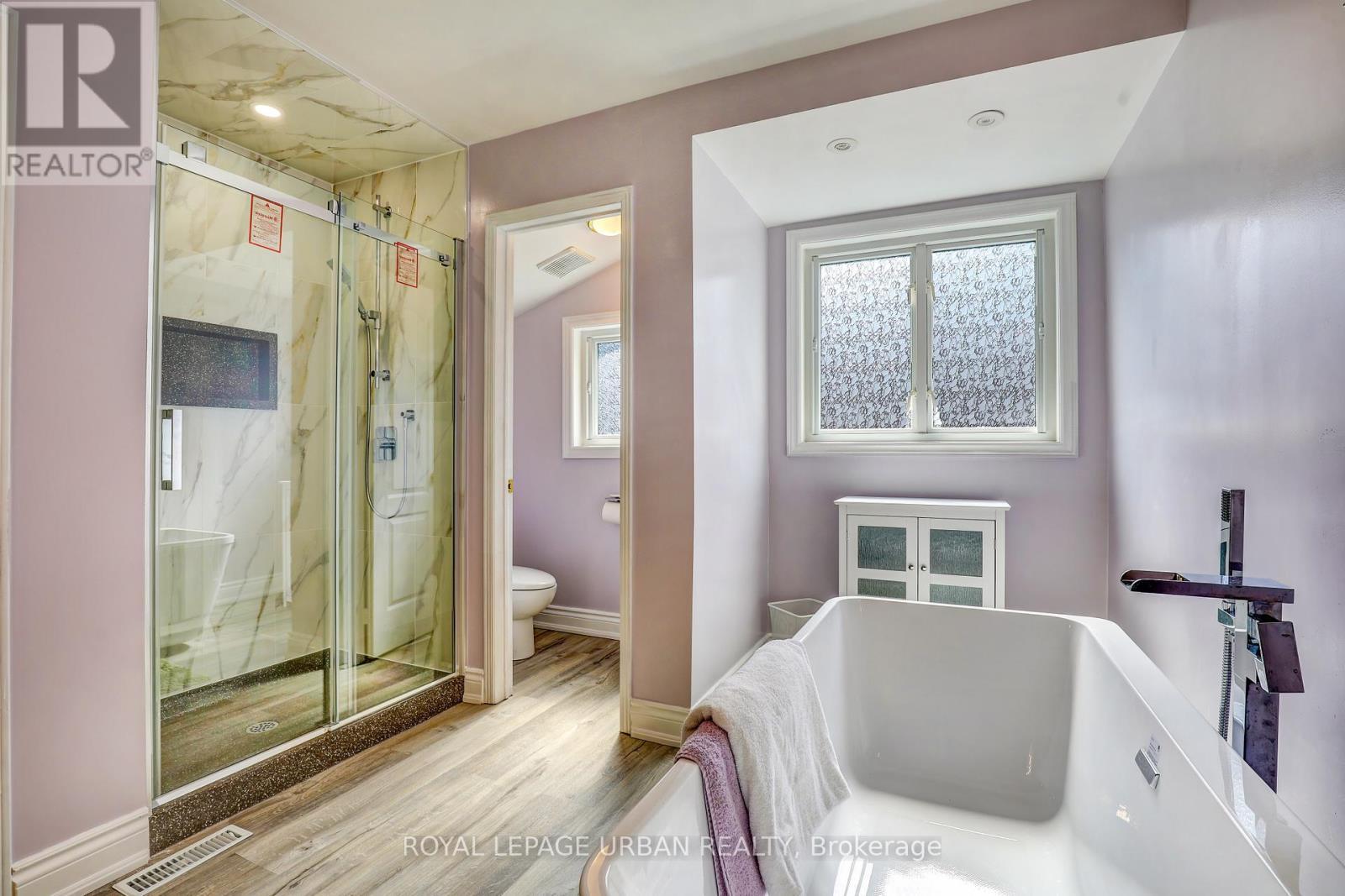 












1023 MOUNTCASTLE CRESCENT

,
Pickering,




Ontario
L1V5J1

