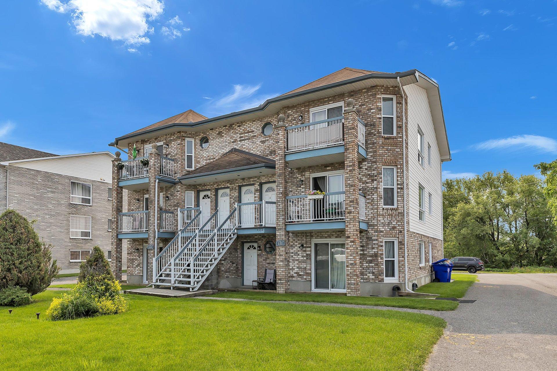 









122


Rue Laflamme

,
Gatineau (Gatineau),




QC
J8R2J8

