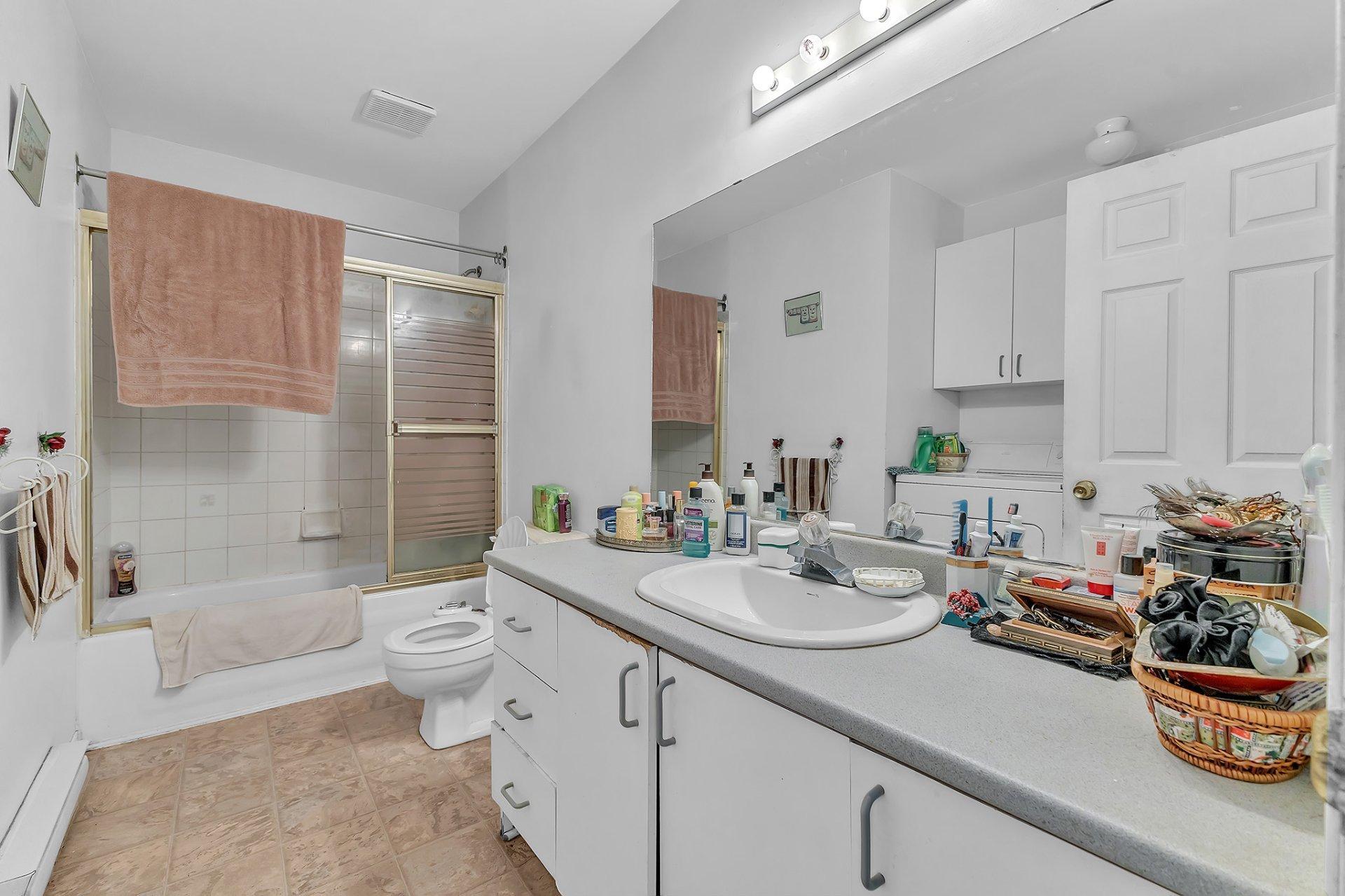 









122


Rue Laflamme

,
Gatineau (Gatineau),




QC
J8R2J8

