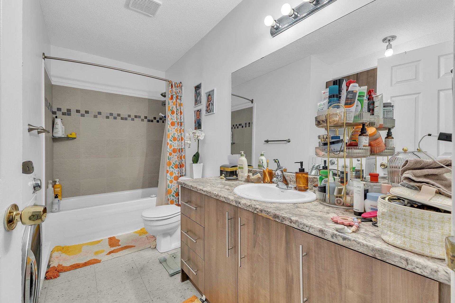 









122


Rue Laflamme

,
Gatineau (Gatineau),




QC
J8R2J8

