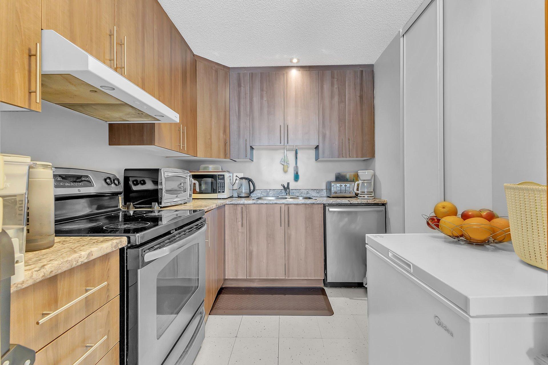 









122


Rue Laflamme

,
Gatineau (Gatineau),




QC
J8R2J8


