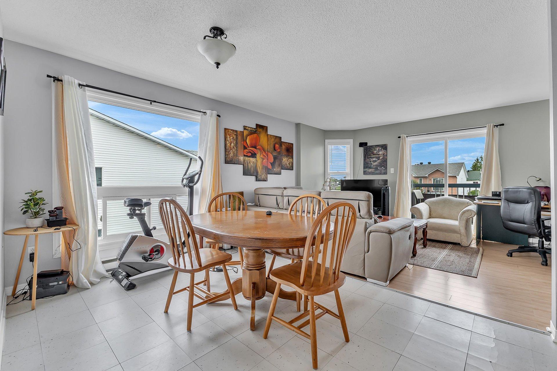 









122


Rue Laflamme

,
Gatineau (Gatineau),




QC
J8R2J8


