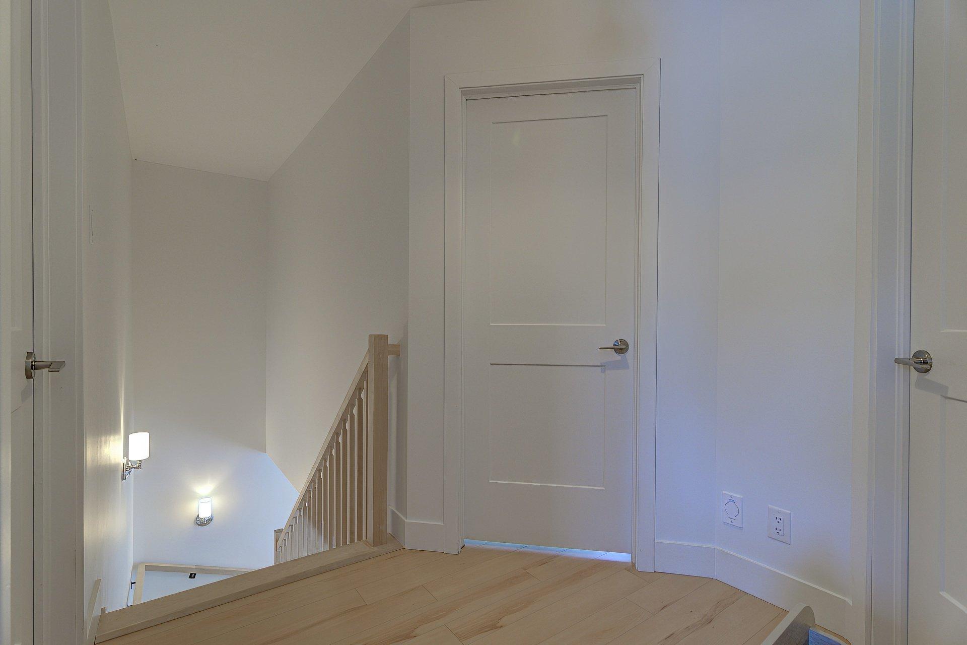 









52


Rue Auclair

,
Notre-Dame-de-l'Île-Perrot,




QC
J7W0X2

