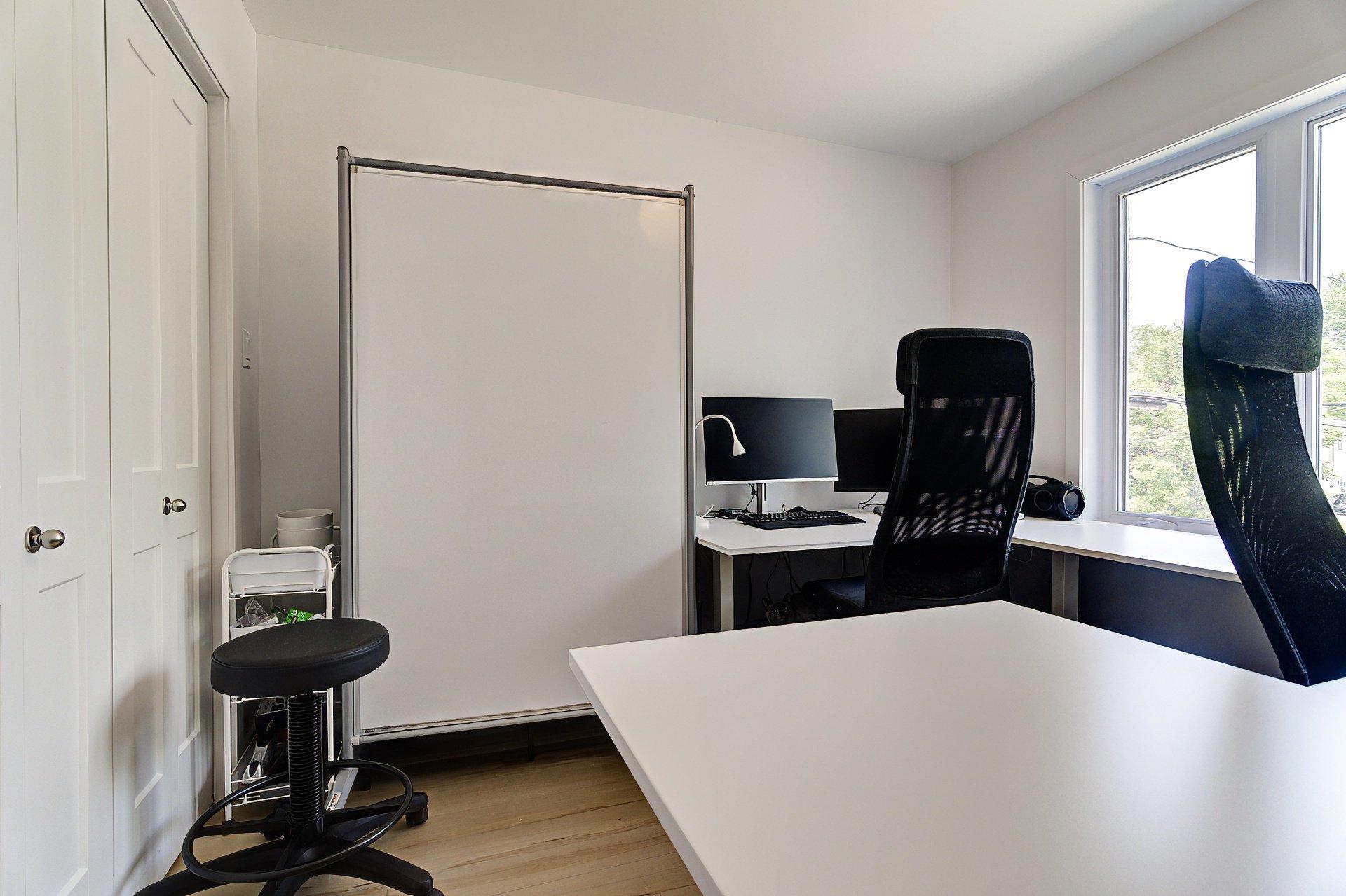 









52


Rue Auclair

,
Notre-Dame-de-l'Île-Perrot,




QC
J7W0X2

