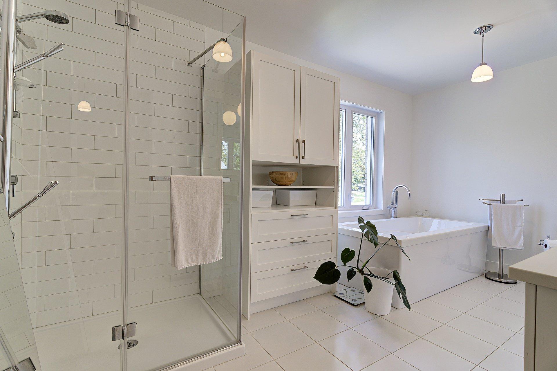 









52


Rue Auclair

,
Notre-Dame-de-l'Île-Perrot,




QC
J7W0X2

