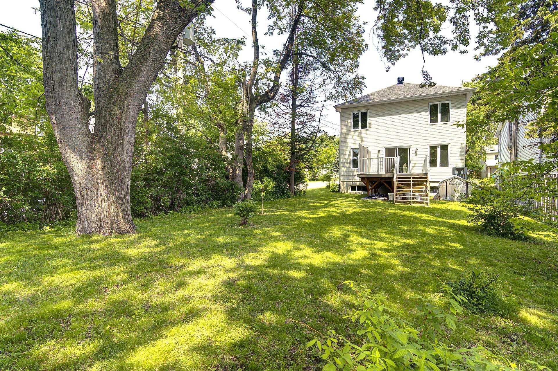 









52


Rue Auclair

,
Notre-Dame-de-l'Île-Perrot,




QC
J7W0X2

