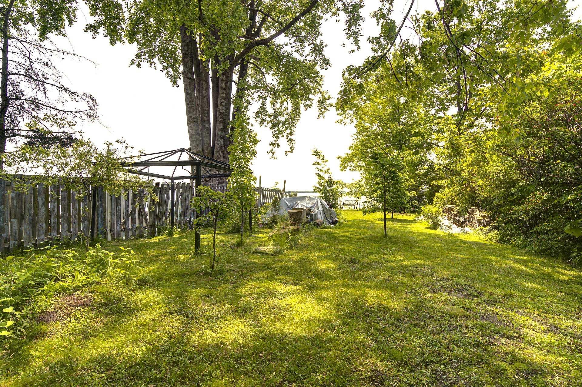









52


Rue Auclair

,
Notre-Dame-de-l'Île-Perrot,




QC
J7W0X2

