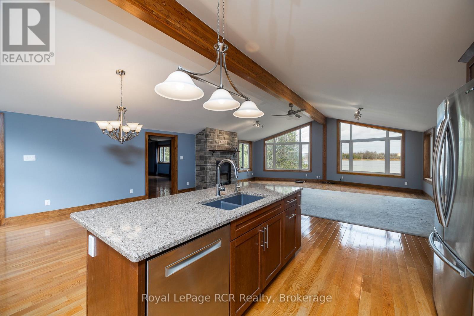 












123 LAKEVIEW ROAD

,
Grey Highlands,




Ontario
N0C1M0

