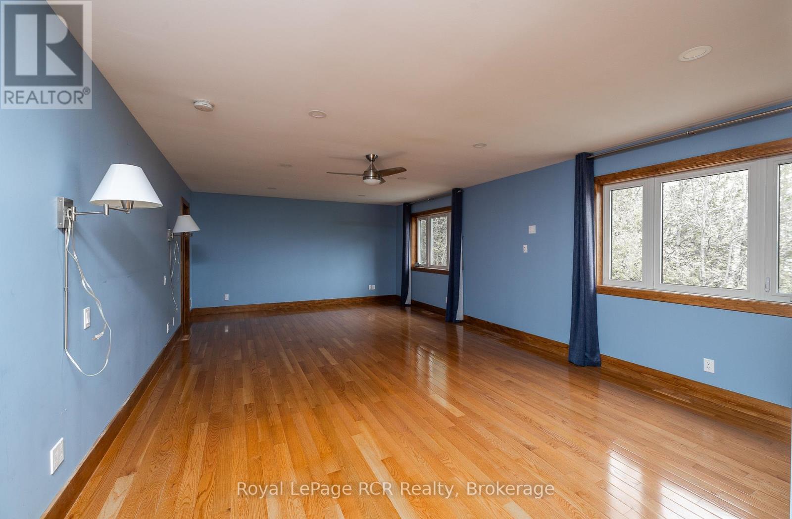












123 LAKEVIEW ROAD

,
Grey Highlands,




Ontario
N0C1M0

