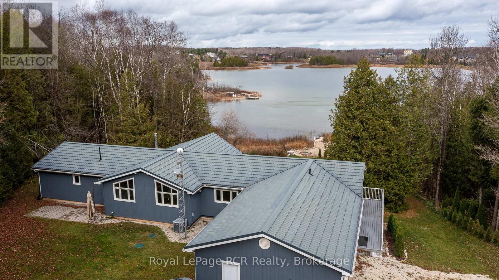 












123 LAKEVIEW ROAD

,
Grey Highlands,




Ontario
N0C1M0


