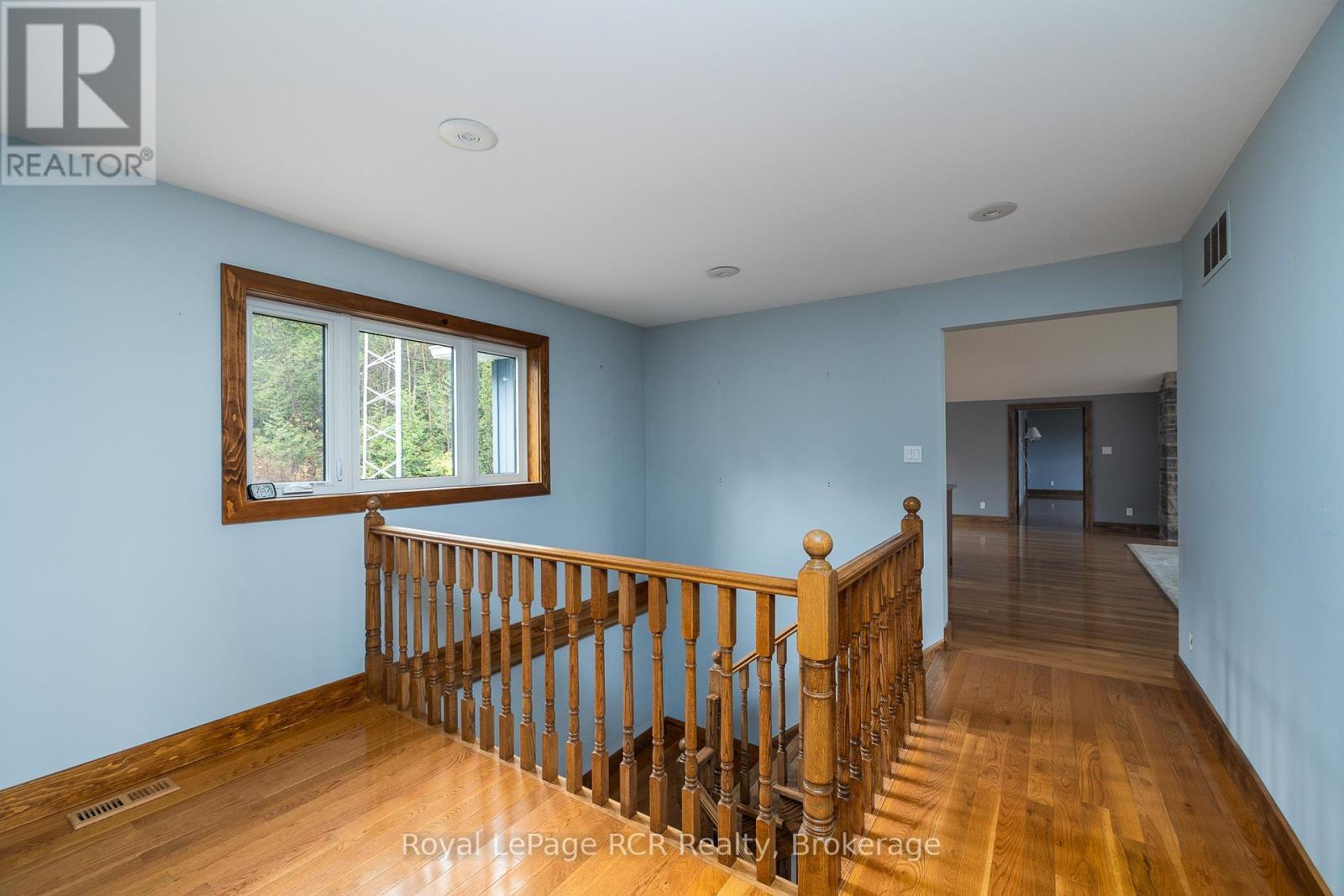 












123 LAKEVIEW ROAD

,
Grey Highlands,




Ontario
N0C1M0

