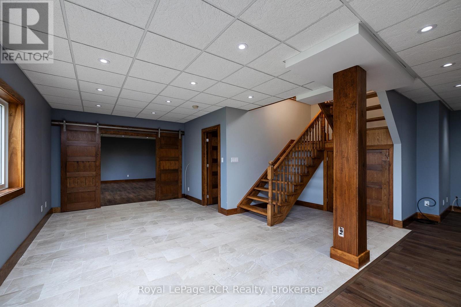 












123 LAKEVIEW ROAD

,
Grey Highlands,




Ontario
N0C1M0

