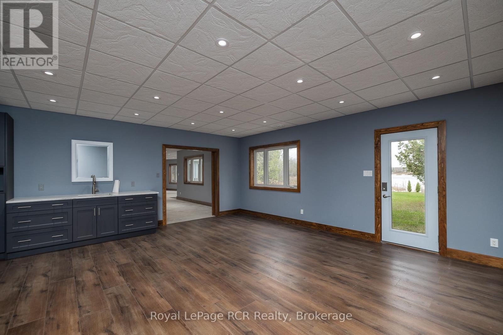 












123 LAKEVIEW ROAD

,
Grey Highlands,




Ontario
N0C1M0

