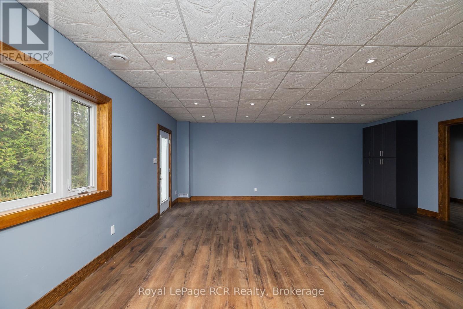 












123 LAKEVIEW ROAD

,
Grey Highlands,




Ontario
N0C1M0

