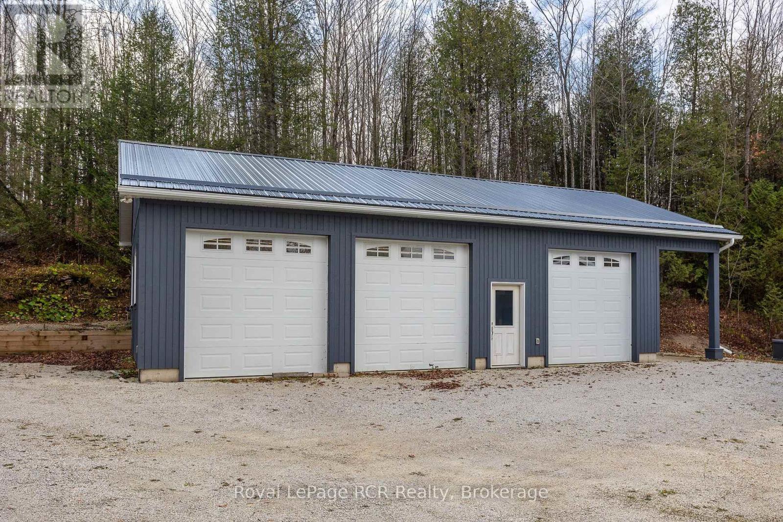 












123 LAKEVIEW ROAD

,
Grey Highlands,




Ontario
N0C1M0

