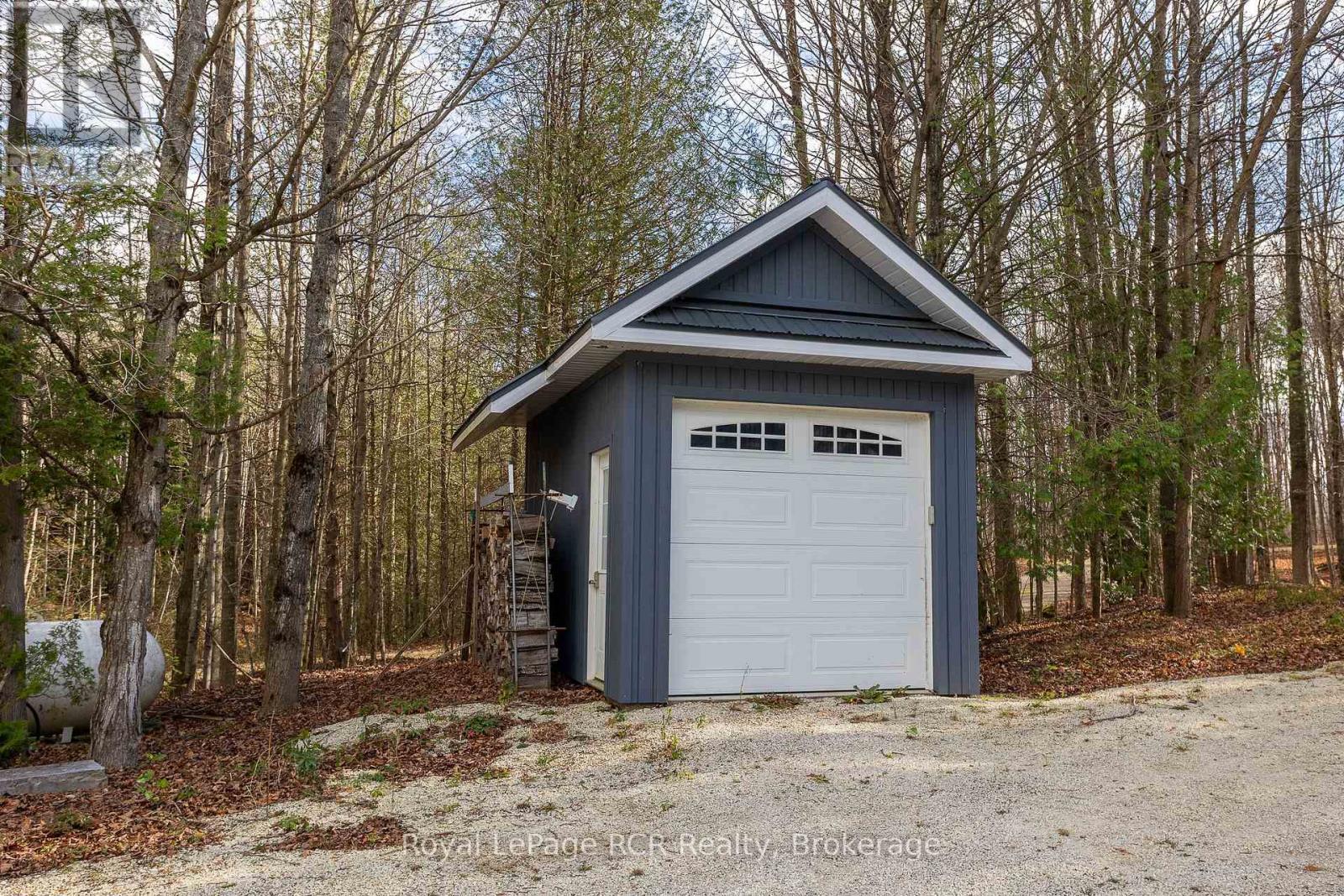 












123 LAKEVIEW ROAD

,
Grey Highlands,




Ontario
N0C1M0

