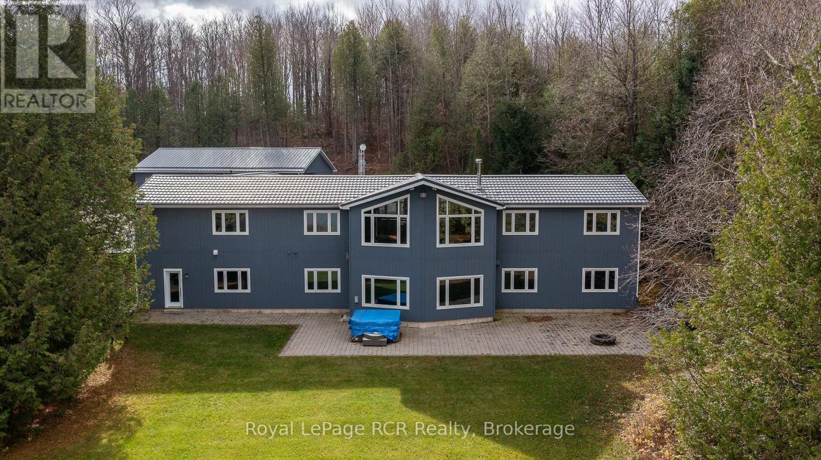 












123 LAKEVIEW ROAD

,
Grey Highlands,




Ontario
N0C1M0

