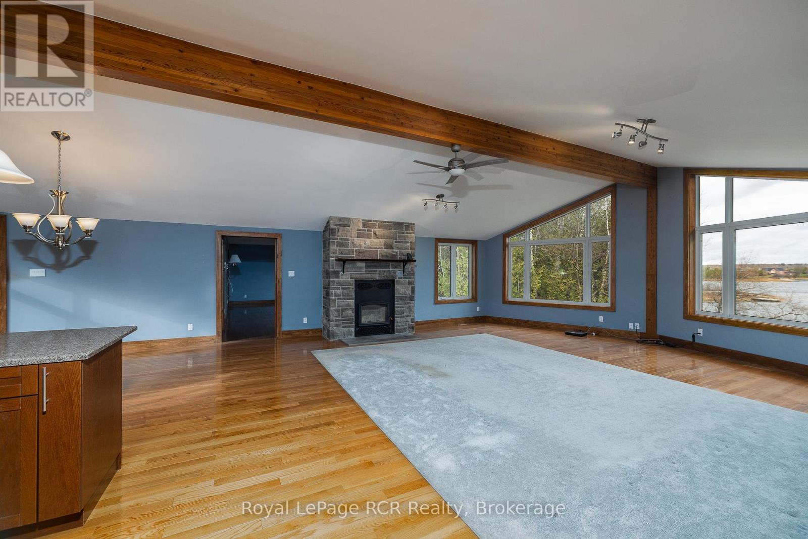 












123 LAKEVIEW ROAD

,
Grey Highlands,




Ontario
N0C1M0

