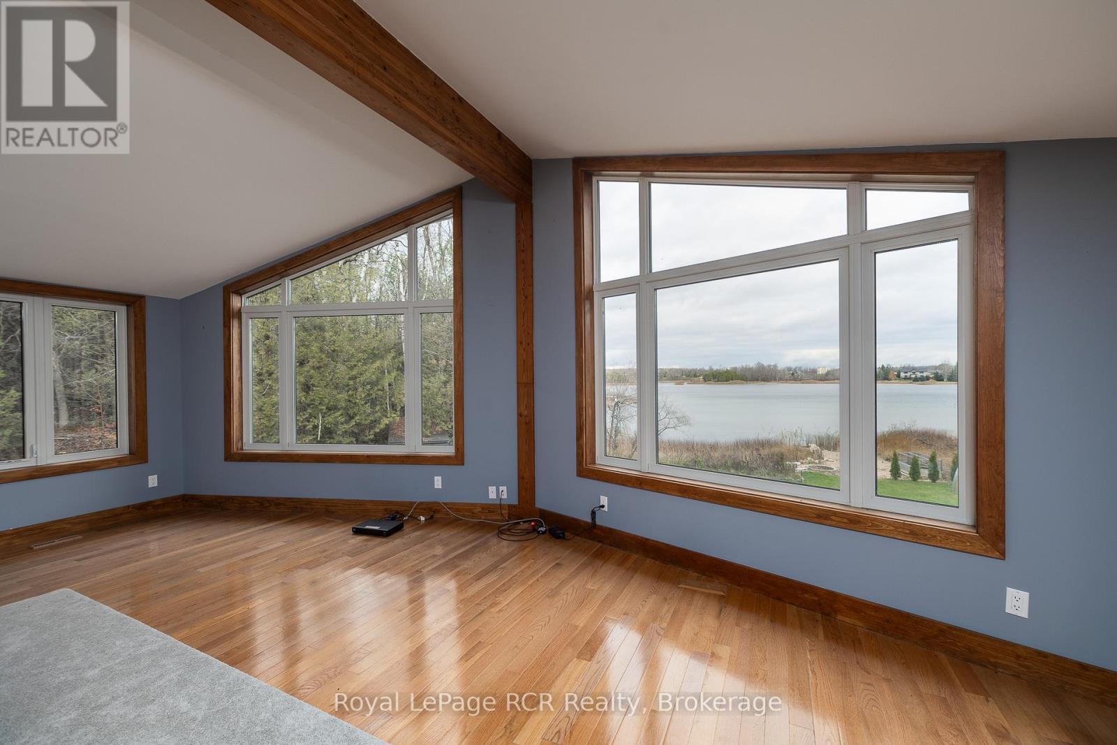 












123 LAKEVIEW ROAD

,
Grey Highlands,




Ontario
N0C1M0

