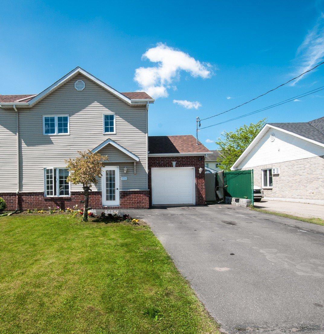 









112


Rue Robert

,
Les Coteaux,




QC
J7X1A5

