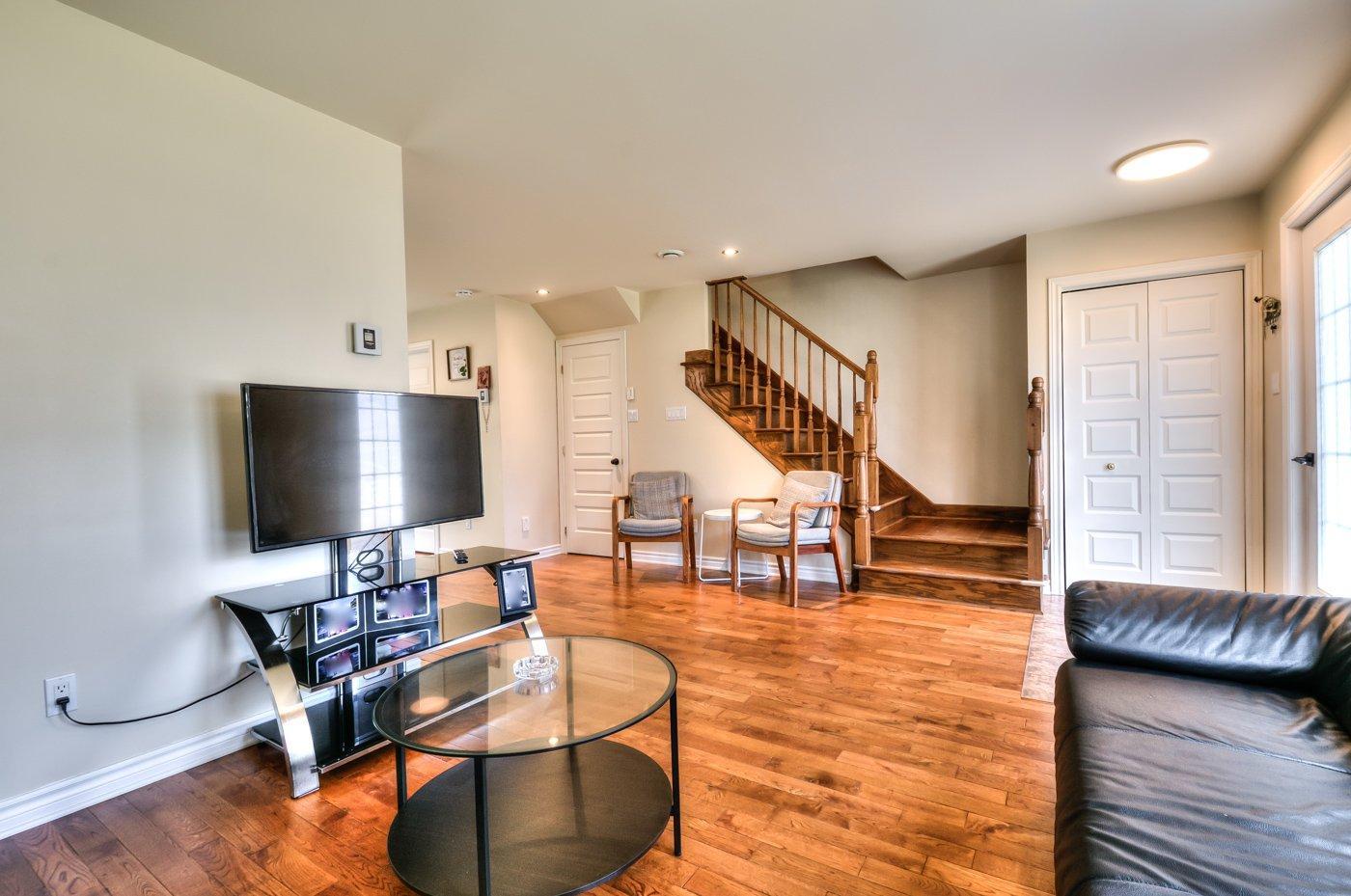 









112


Rue Robert

,
Les Coteaux,




QC
J7X1A5

