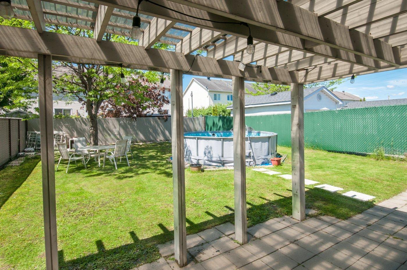 









112


Rue Robert

,
Les Coteaux,




QC
J7X1A5

