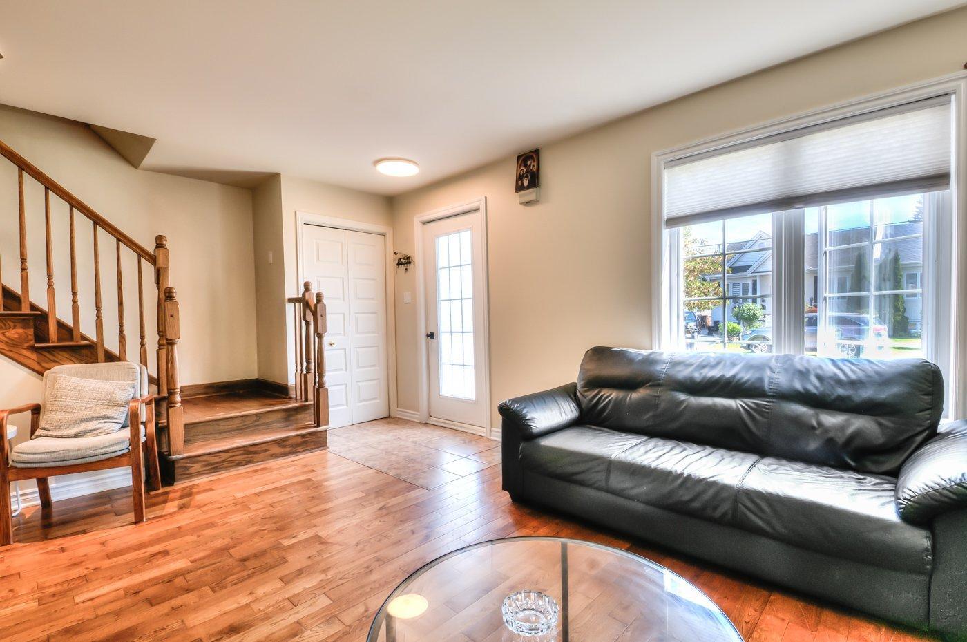 









112


Rue Robert

,
Les Coteaux,




QC
J7X1A5

