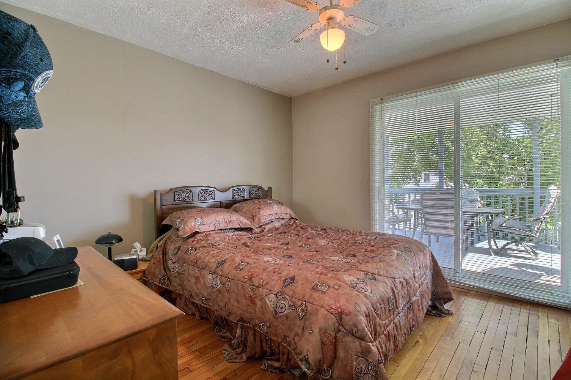 









187

 - 189


Rue D'Arcy

,
Magog,




QC
J1X1R5

