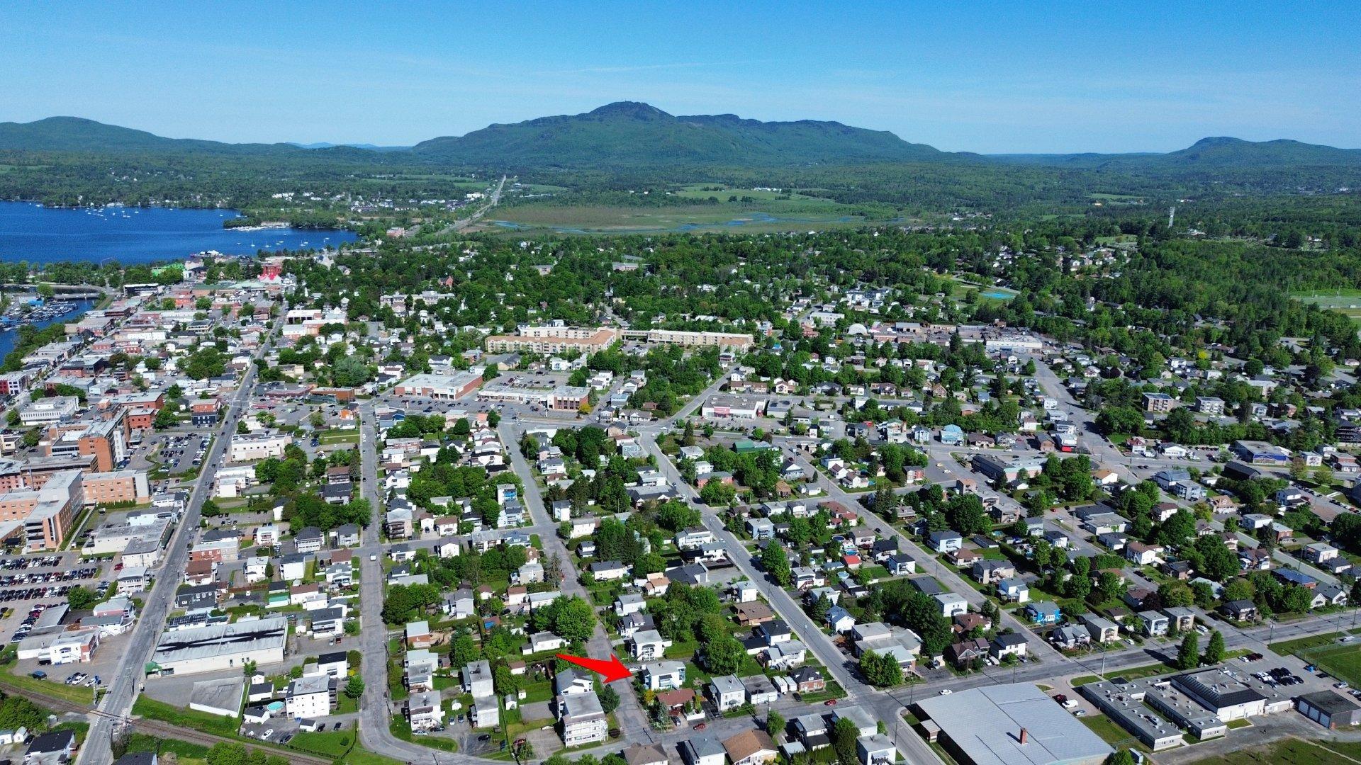 









187

 - 189


Rue D'Arcy

,
Magog,




QC
J1X1R5

