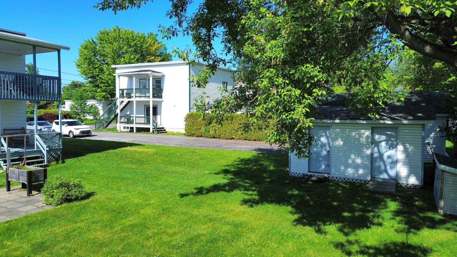 









187

 - 189


Rue D'Arcy

,
Magog,




QC
J1X1R5

