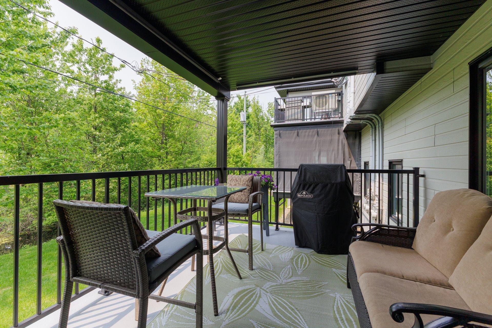









168


Rue du Pinacle

,
Notre-Dame-de-l'Île-Perrot,




QC
J7W3E5

