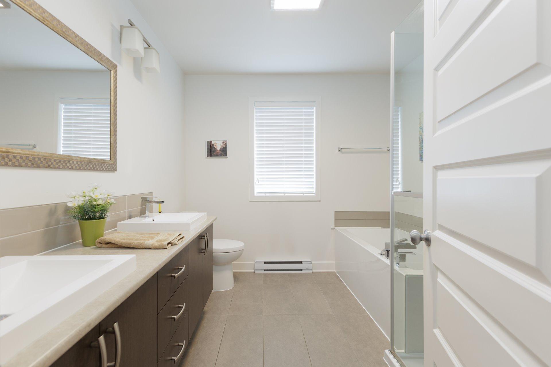 









168


Rue du Pinacle

,
Notre-Dame-de-l'Île-Perrot,




QC
J7W3E5

