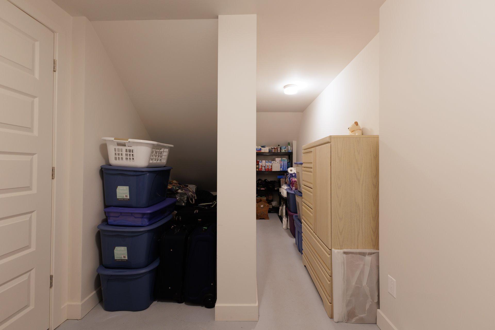 









168


Rue du Pinacle

,
Notre-Dame-de-l'Île-Perrot,




QC
J7W3E5

