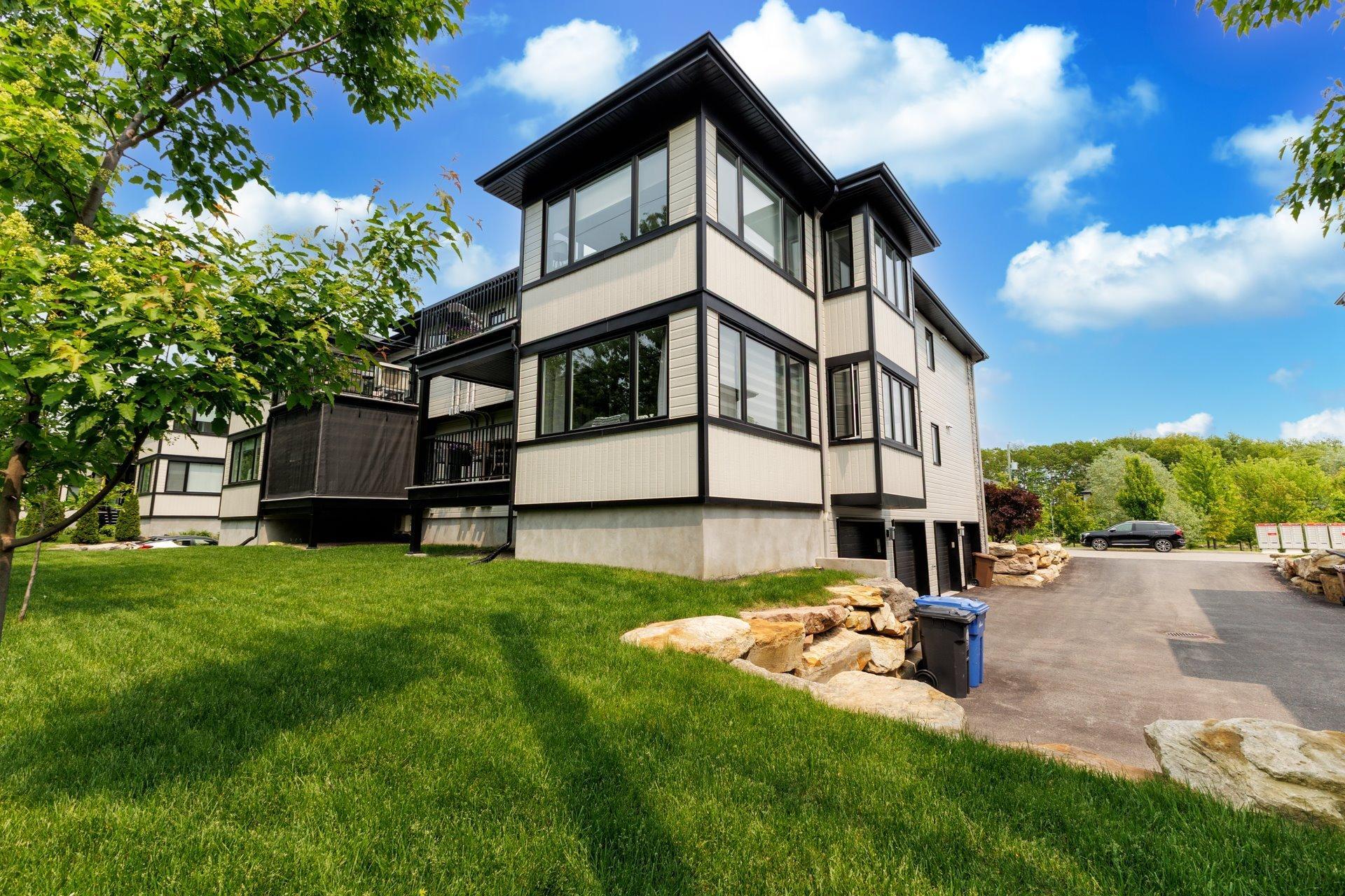 









168


Rue du Pinacle

,
Notre-Dame-de-l'Île-Perrot,




QC
J7W3E5

