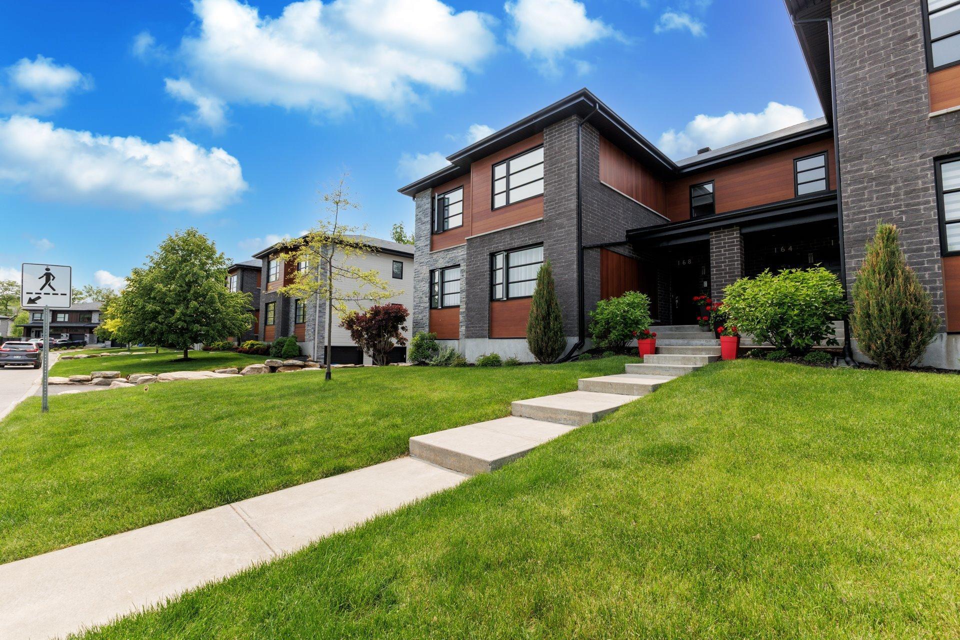 









168


Rue du Pinacle

,
Notre-Dame-de-l'Île-Perrot,




QC
J7W3E5

