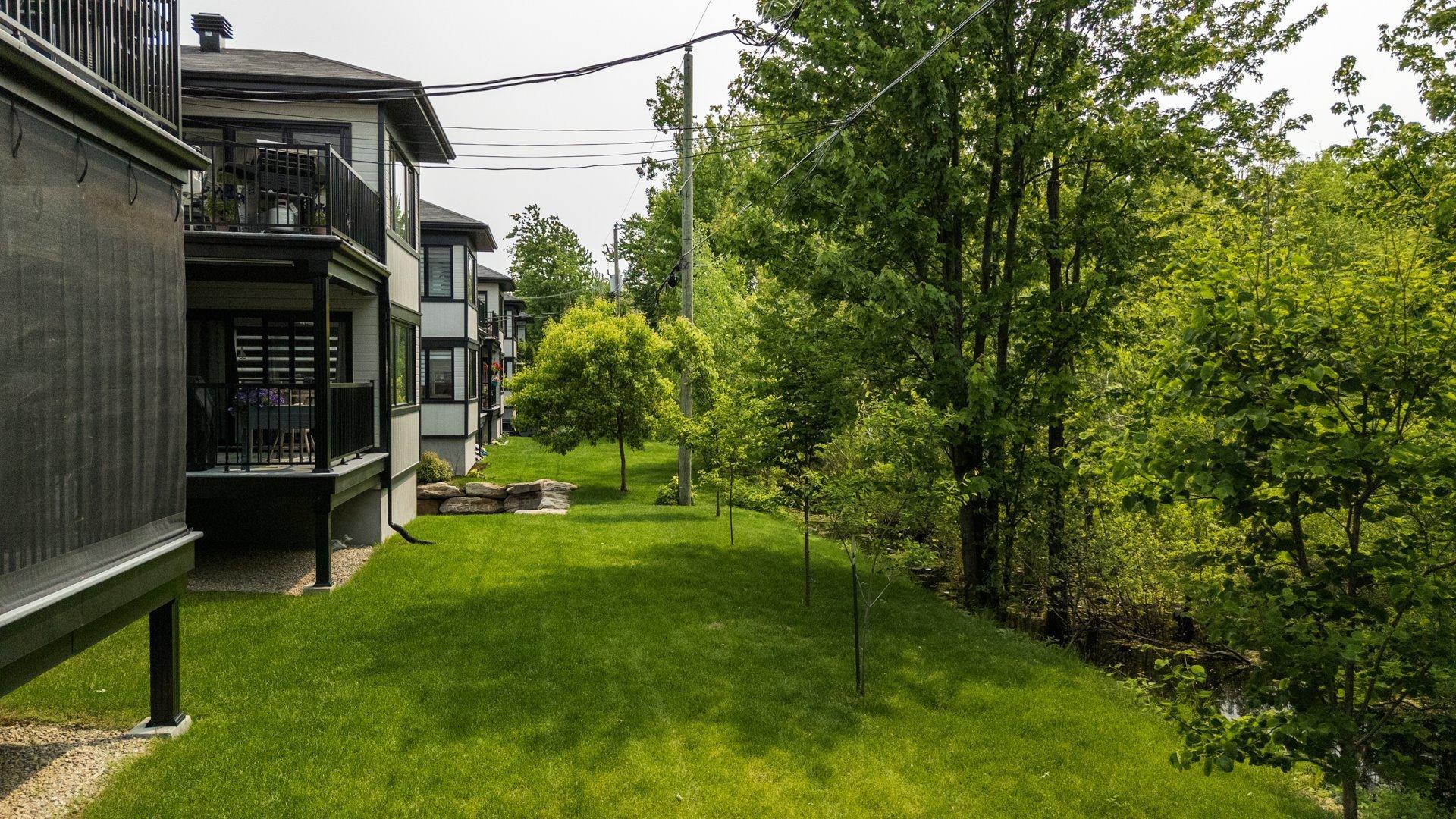 









168


Rue du Pinacle

,
Notre-Dame-de-l'Île-Perrot,




QC
J7W3E5

