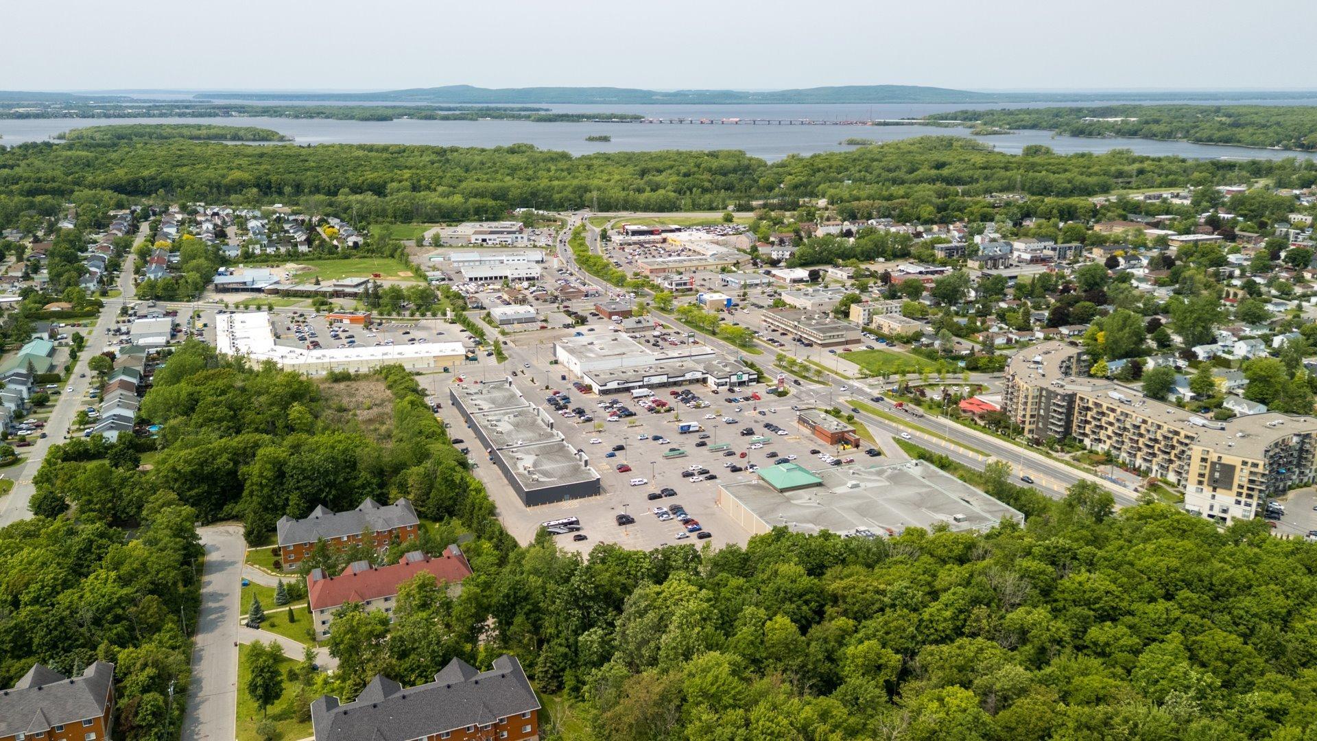 









168


Rue du Pinacle

,
Notre-Dame-de-l'Île-Perrot,




QC
J7W3E5

