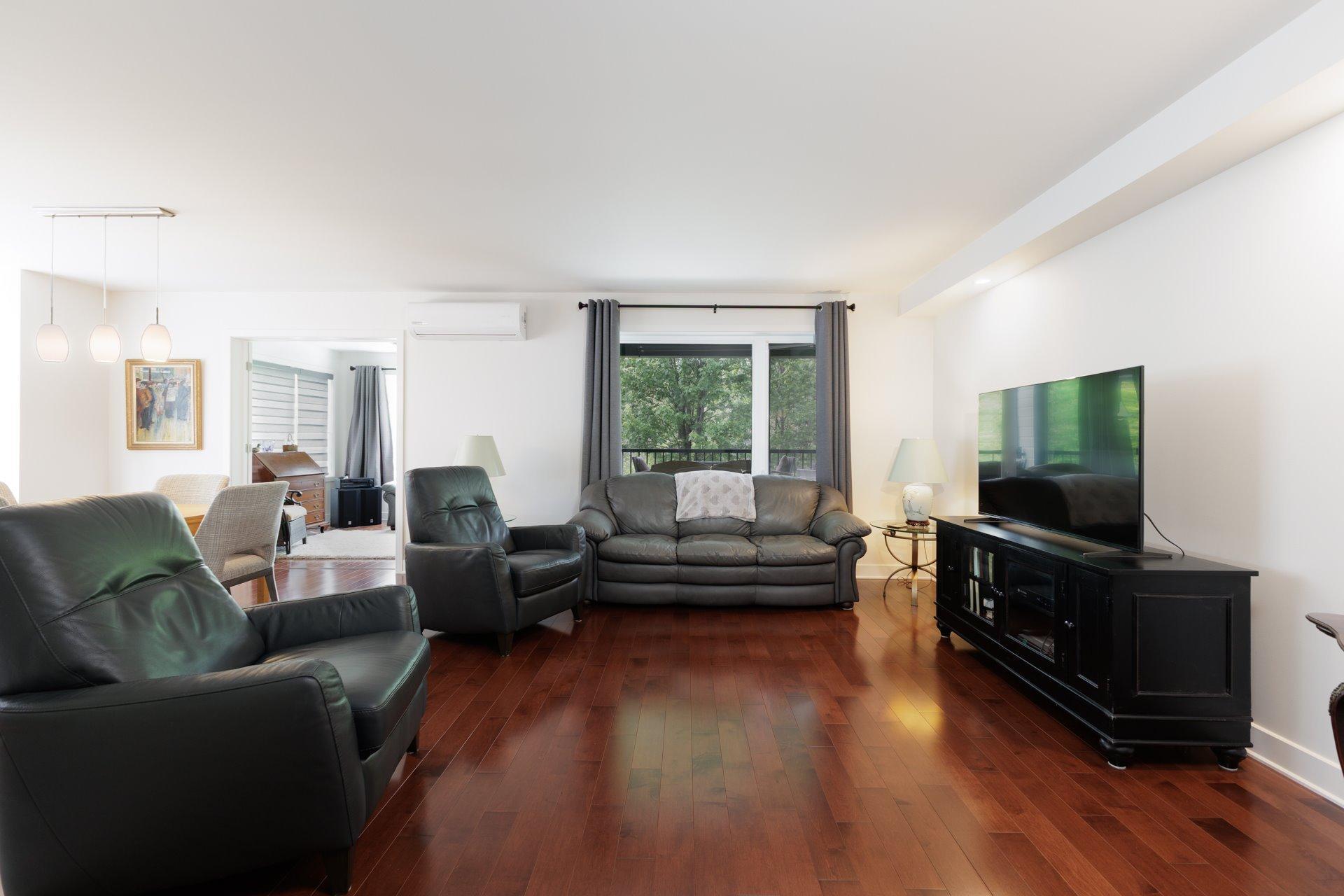 









168


Rue du Pinacle

,
Notre-Dame-de-l'Île-Perrot,




QC
J7W3E5

