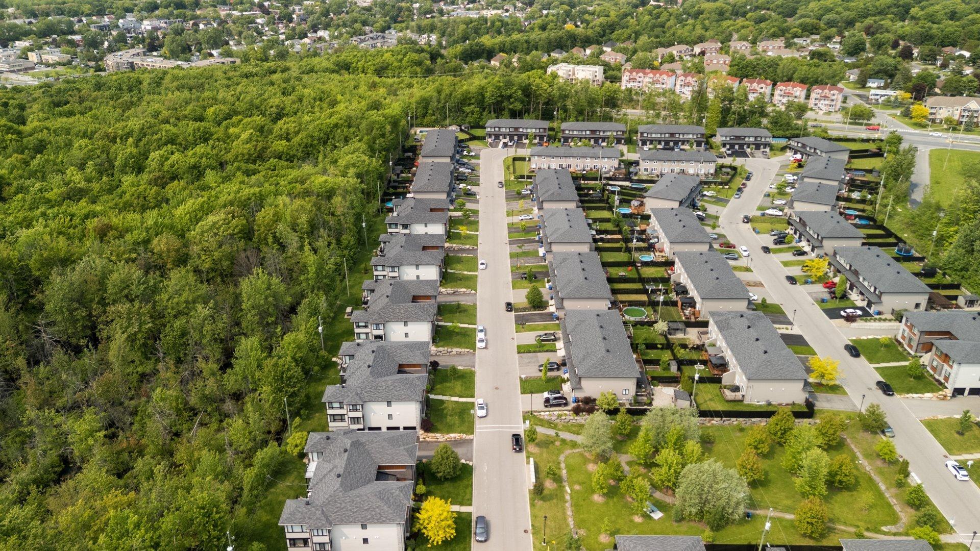 









168


Rue du Pinacle

,
Notre-Dame-de-l'Île-Perrot,




QC
J7W3E5

