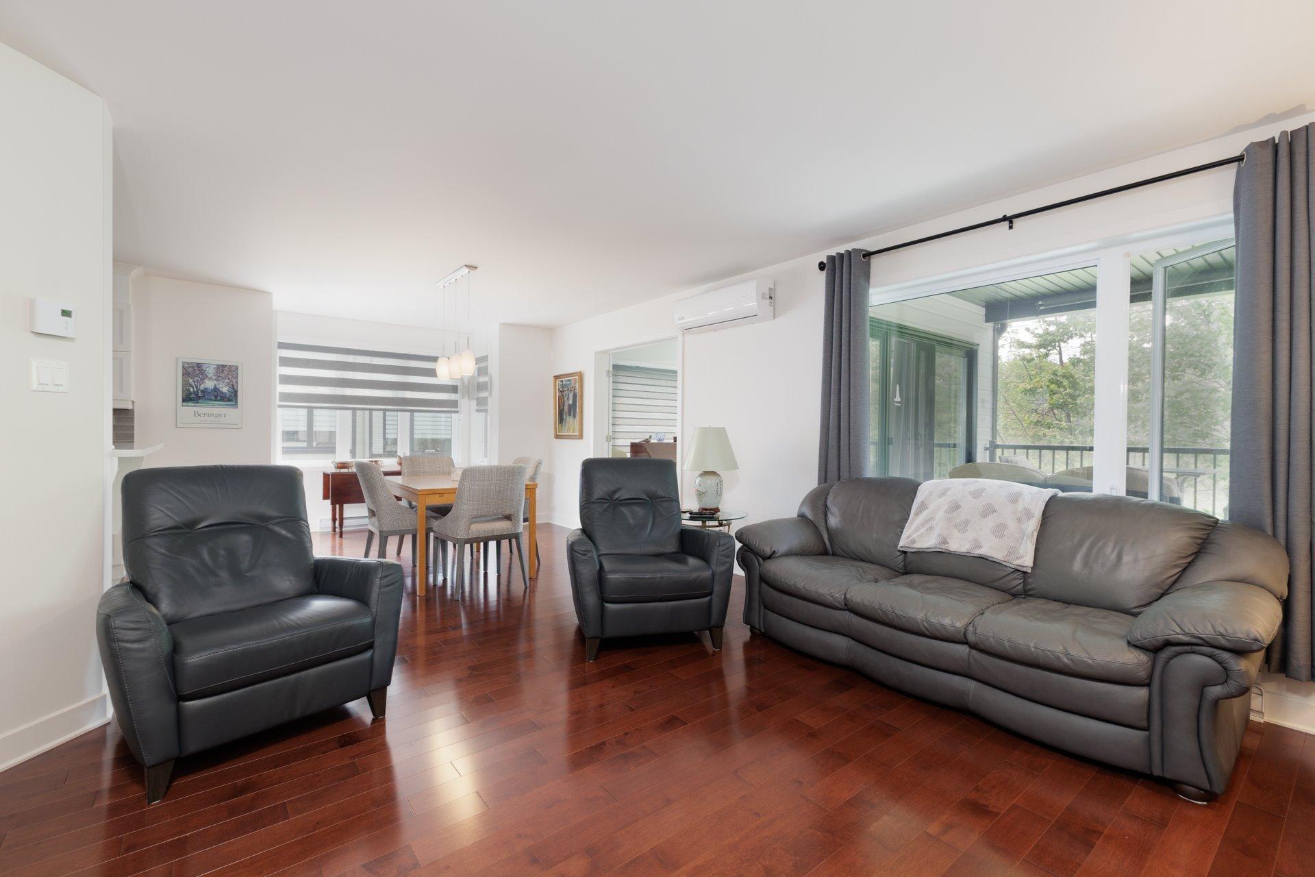 









168


Rue du Pinacle

,
Notre-Dame-de-l'Île-Perrot,




QC
J7W3E5

