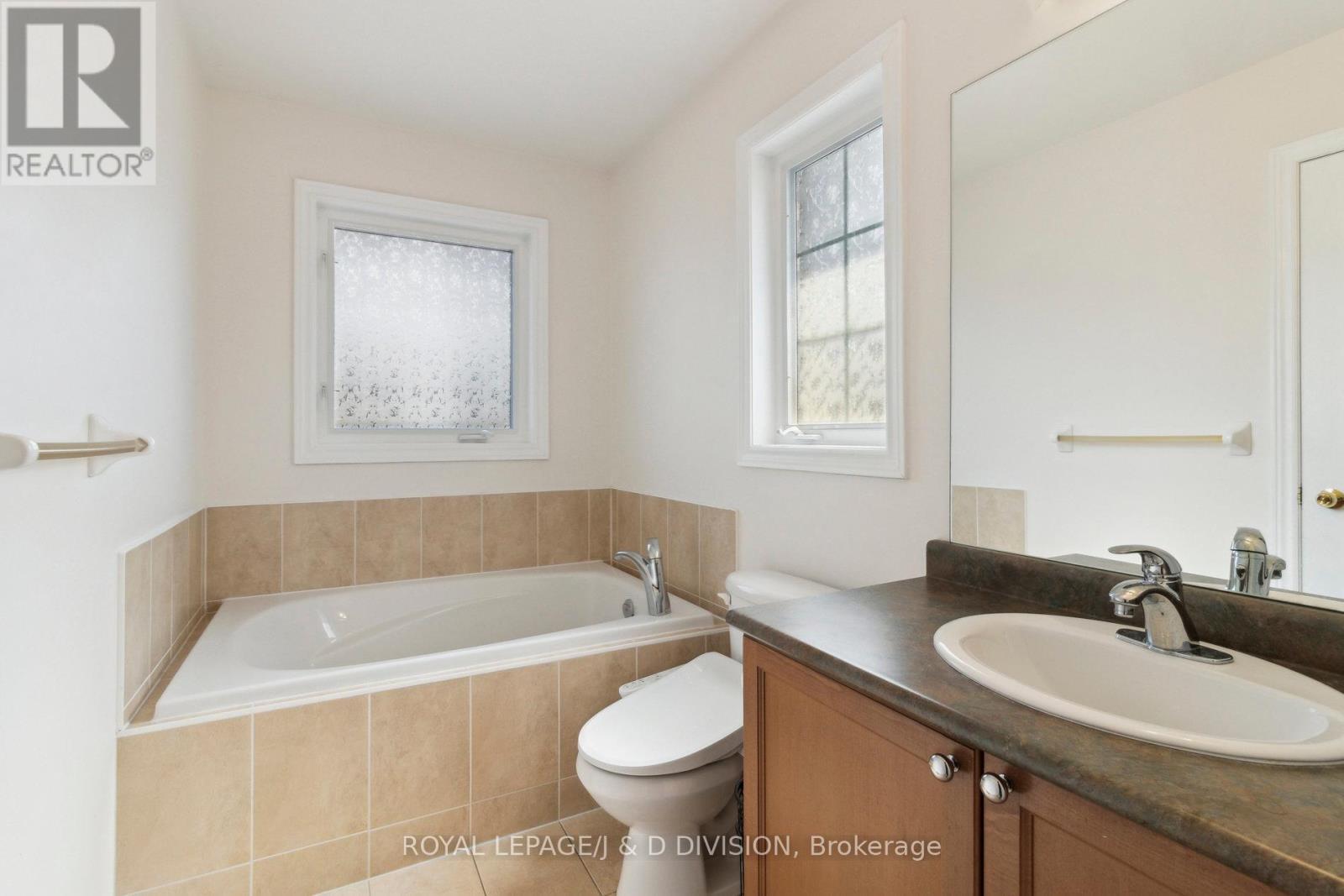 












187 TOM TAYLOR CRESCENT

,
Newmarket,




Ontario
L3X3E9

