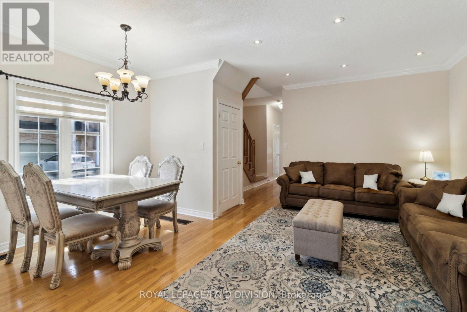 












187 TOM TAYLOR CRESCENT

,
Newmarket,




Ontario
L3X3E9

