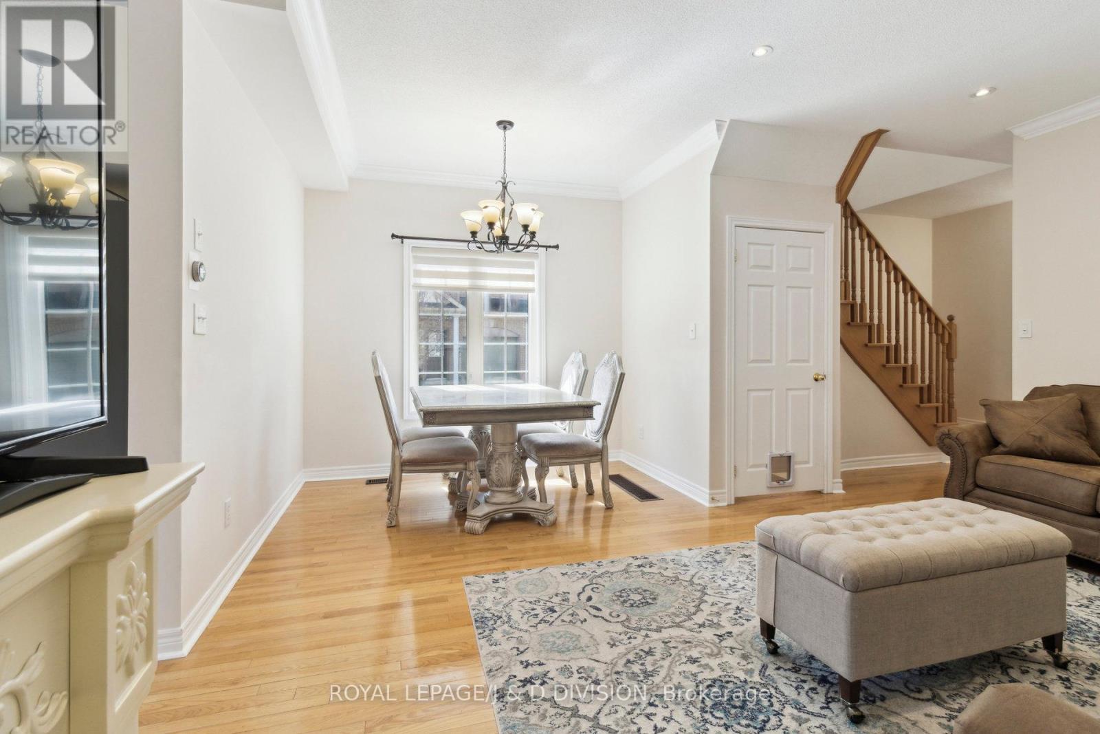 












187 TOM TAYLOR CRESCENT

,
Newmarket,




Ontario
L3X3E9

