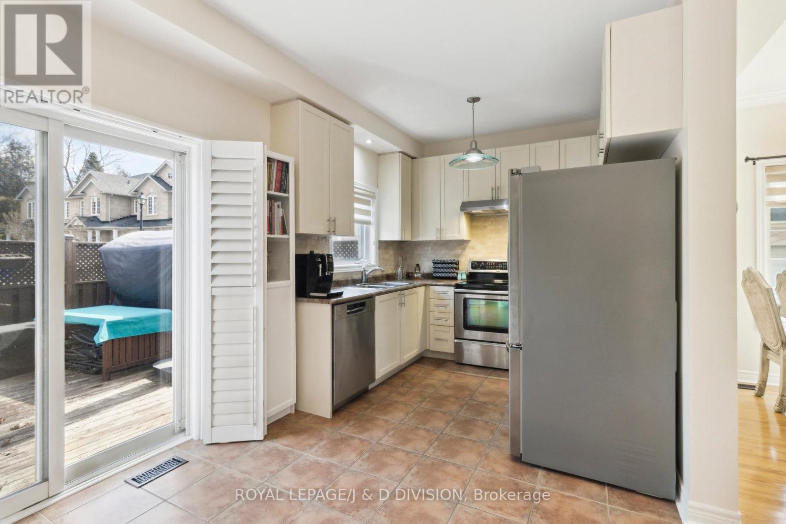 












187 TOM TAYLOR CRESCENT

,
Newmarket,




Ontario
L3X3E9

