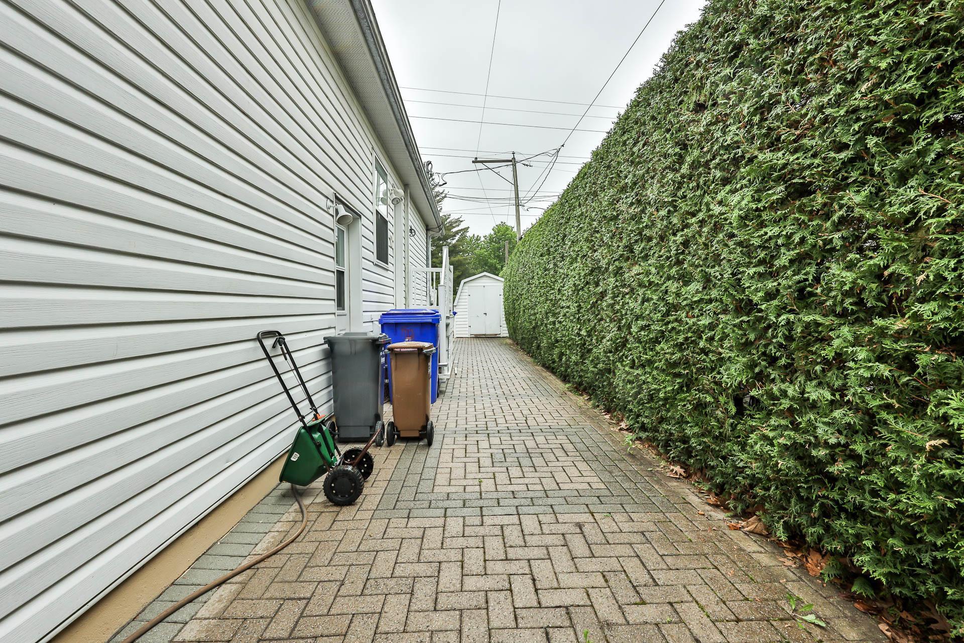









712


Rue Brisebois

,
Gatineau (Buckingham),




QC
J8L3Y5

