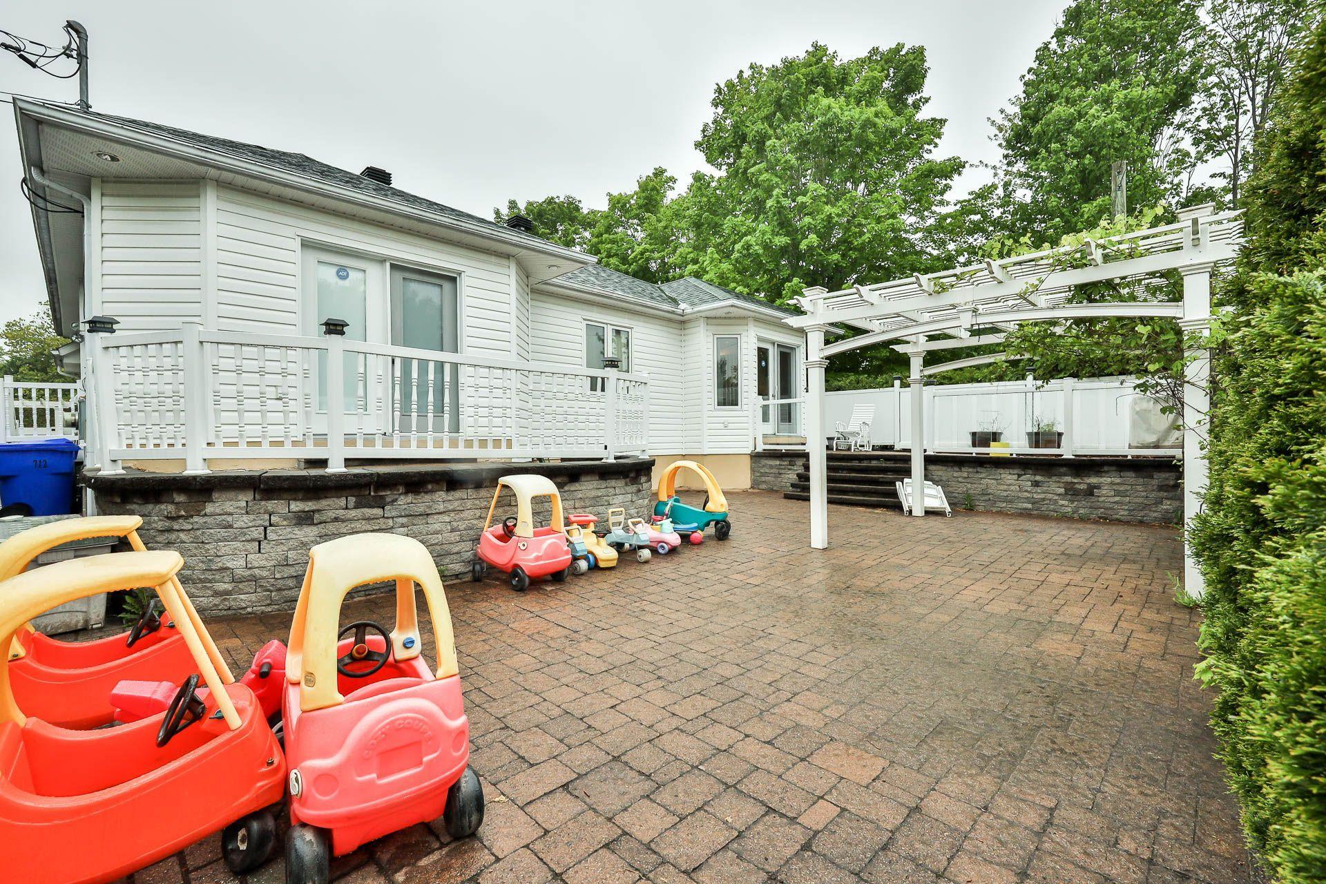 









712


Rue Brisebois

,
Gatineau (Buckingham),




QC
J8L3Y5

