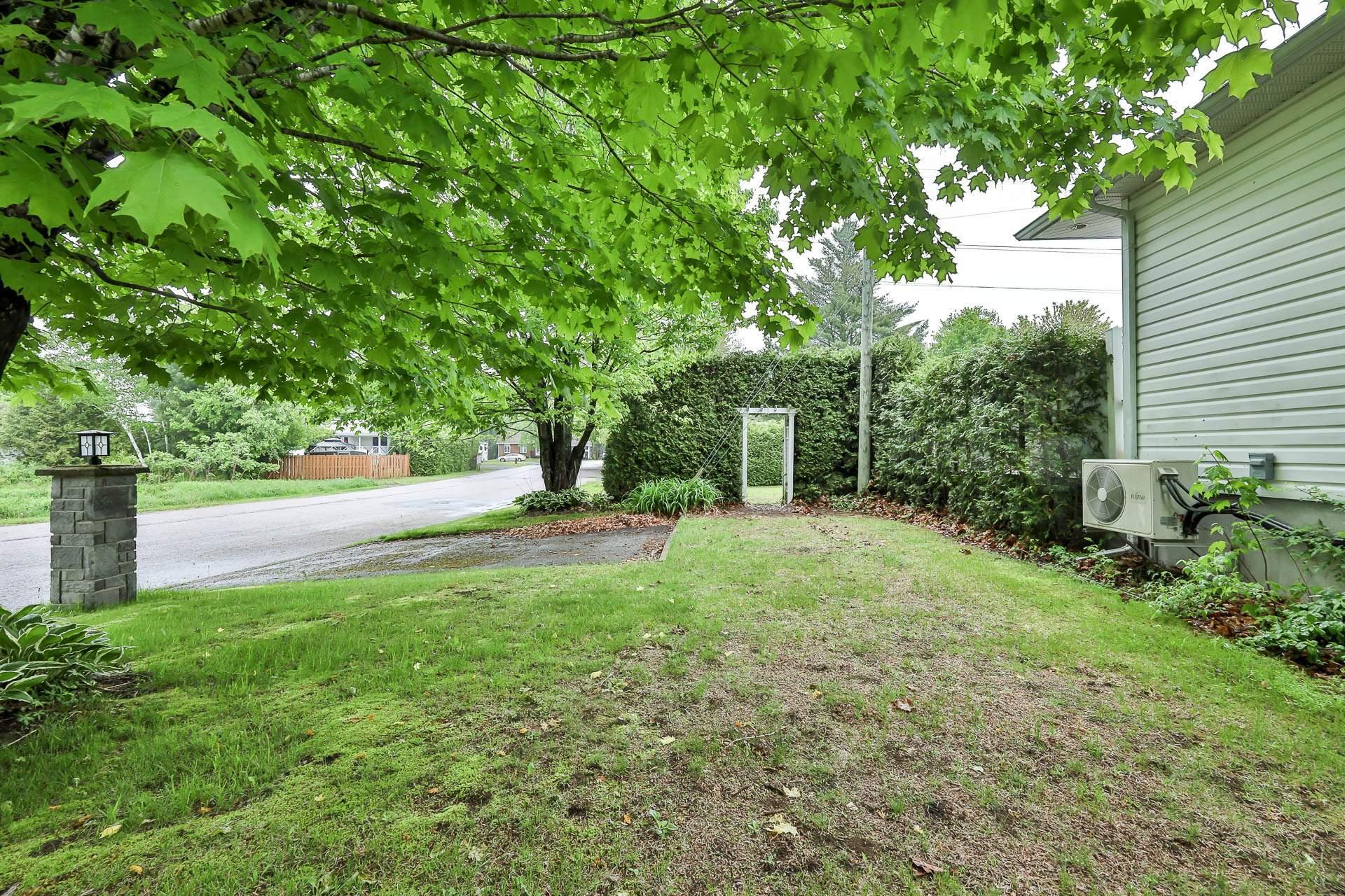 









712


Rue Brisebois

,
Gatineau (Buckingham),




QC
J8L3Y5


