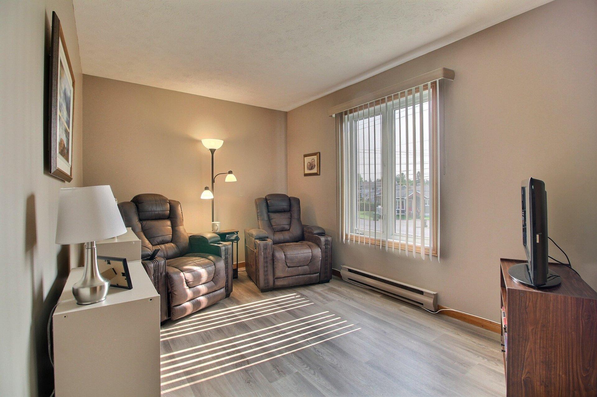 









188


Ch. du Ruisseau-Rouge

,
Magog,




QC
J1X5J6

